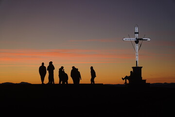 Ragazzi al tramonto