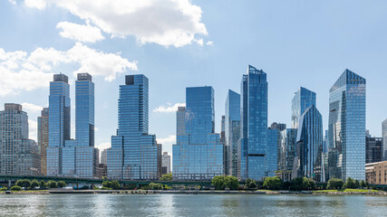 Fototapeta na wymiar New York City Skyline | Water View