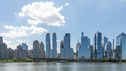 Fototapeta na wymiar New York City Skyline | Water View