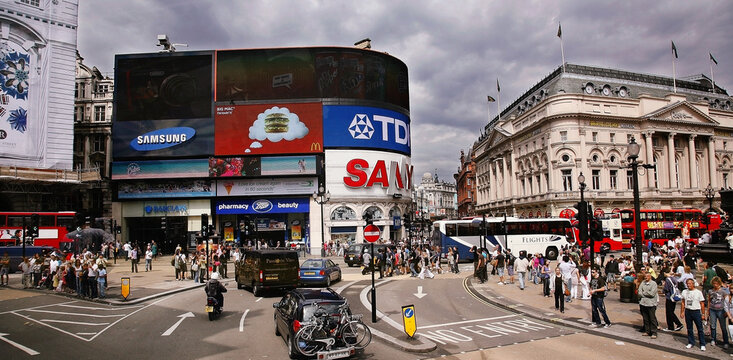 Street view of Piccadilly Circus, bus driver's view