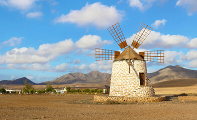 Molino de viento en Fuerteventura, Islas Canarias