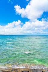 沖縄の海と夏雲