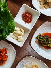 한국음식 김치, 콩나물, 어묵, 마늘, 상추