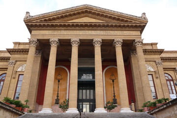 Obraz premium Palermo, Sicily (Italy): Massimo Theater, the Theatre of Opera and Ballet located in Giuseppe Verdi square