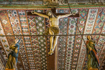 capilla y techo  con  policromía del año 1655, glesia del arcángel San Miguel, siglo XV-XVI construida integramente con madera, Binarowa, Malopolska, Cárpatos,  Polonia, 