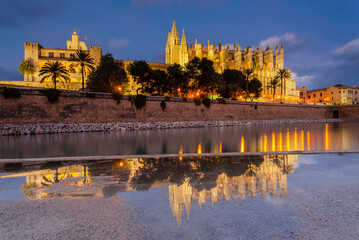 Catedral de Mallorca , siglo  XIII, Monumento Histórico-artístico, Palma, mallorca, islas baleares, españa, europa © Tolo