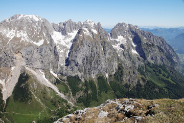 Fototapeta na wymiar The view from mountain Schneibstein, the Bavarian Alps 