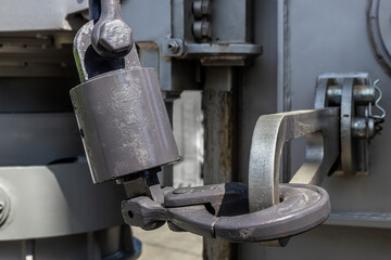 trailer device for connecting trucks, trailers, construction equipment, etc.