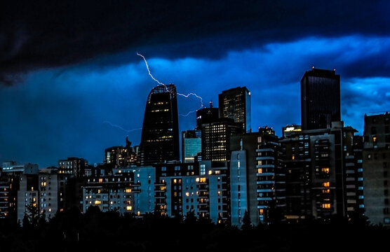 Orage et &eacute;clairs &agrave; La D&eacute;fense