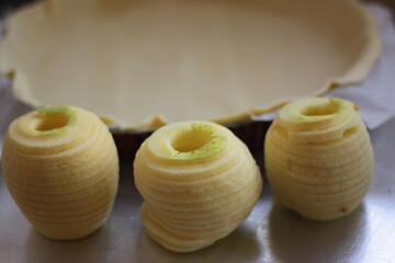 my wife cook an apple pie