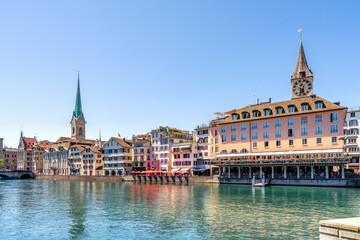 Fototapeta premium Fraumünster und Sankt Peter Kirche, Zürich, Schweiz 