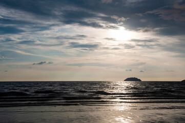 Fototapeta premium Sunset view of Tanjung Aru beach, Sabah, Malaysia