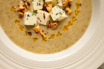 Pear Cream with Gorgonzola Cheese