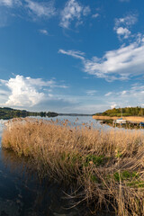 Trumersee mit Boot und Schilf