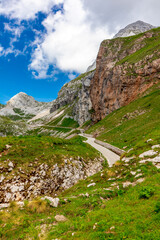 Unterwegs auf der höchsten Straße Sloweniens zum Magart Gipfel - Slowenien - Italien