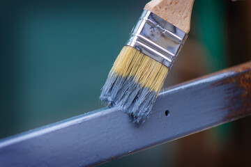 paint the iron frame with gray paint.