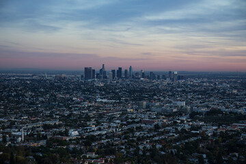 Fototapeta premium Downtown Los Angeles view from Griffith observatory