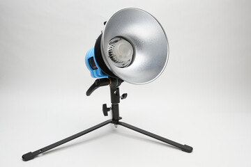 strobe with silver reflector 45 degree to the right 