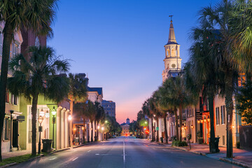 Fototapeta premium Charleston, South Carolina, USA cityscape in the historic French Quarter