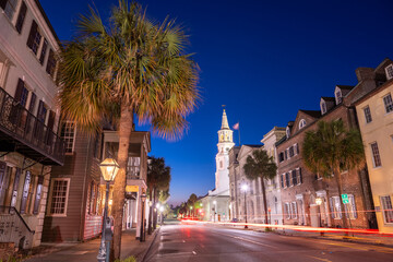 Fototapeta premium Charleston, South Carolina, USA cityscape in the historic French Quarter