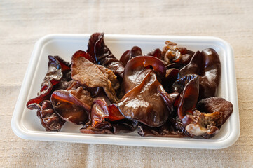 長野県産　肉厚生きくらげ