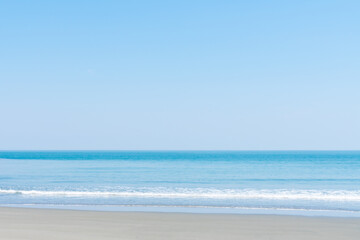 Fototapeta na wymiar 夏の青空と海の風景