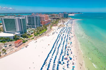 Photo sur Plexiglas Clearwater Beach, Floride Panorama of city Clearwater Beach FL. Clearwater Beach Florida. Summer vacations in Florida. Beautiful View on Hotels and Resorts on Island. America USA. Gulf of Mexico. Aerial view. Photographer. 