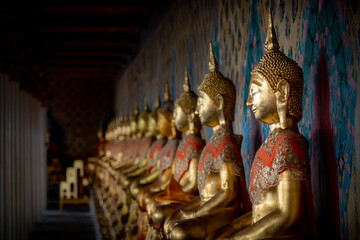 golden buddhas