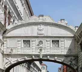 Fototapete Seufzerbrücke Bridge of Sighs with excellent lighting and no people in Venice in Italy in Europe