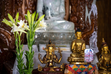 Buddha statues in Taman Alam Lumbini Tempel
