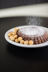 cake with sugar e nut