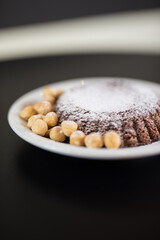 cake with sugar e nut