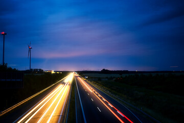 Langzeitbelichtung - Autobahn - Strasse - Traffic - Travel - Background - Line - Ecology - Highway - Night Traffic - High quality photo