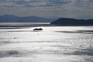豊後水道を進むフェリー