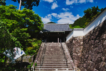 Fototapeta na wymiar The main hall and the stairways of Yoshimine-dera temple. Kyoto Japan 