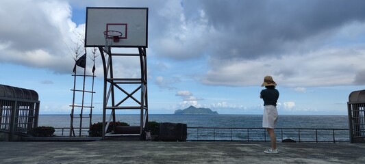 Daxi Da'an Temple front basketball court! Sitting on the dreamy sea view of Guishan Island, Yilan...