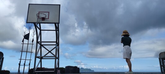 Daxi Da'an Temple front basketball court! Sitting on the dreamy sea view of Guishan Island, Yilan...