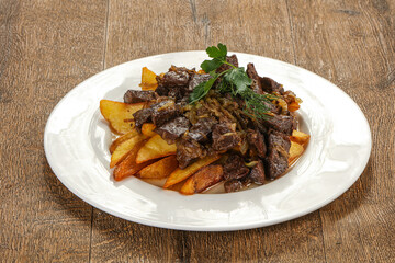 Roasted beef with fried potato