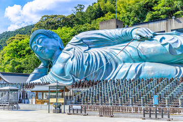 夏の南蔵院　涅槃像　福岡県篠栗町　Nanzoin in summer. Reclining Buddha. Fukuoka-ken Sasaguri town