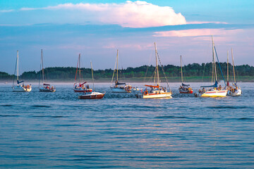 Fototapeta na wymiar boats in the bay