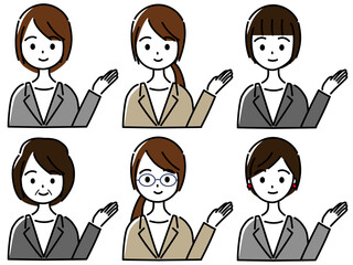 左手でこちらですと紹介するスーツ姿の女性バリエーション上半身セット