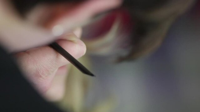 Makeup-Artist bei der Arbeit