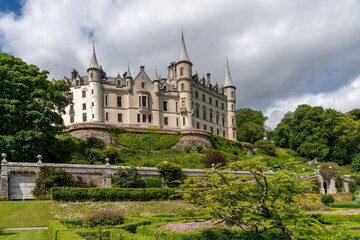 Fototapeta premium view of Dunrobin Castle and Gardens in the Scottish Highlands