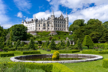 Fototapeta na wymiar view of Dunrobin Castle and Gardens in the Scottish Highlands