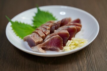 カツオの刺身