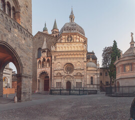 Fototapeta na wymiar Bergamo.. Città alta Cattedrale di Sant'Alessandro Martire in Piazza Duomo
