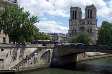 Fototapeta na wymiar Notre dame cathédrale Beauty of Paris, détails. 