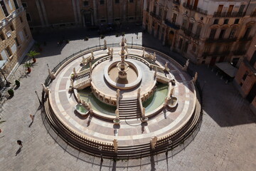 Palermo, Sicily (Italy): Praetorian Fountain (Fontana Pretoria), baroque site in Piazza Pretoria or also know as square of Shame