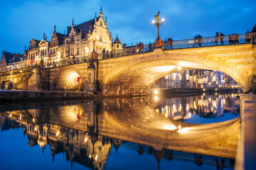 Fototapeta na wymiar Bridge over the canal in Ghent at night