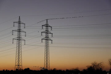 Fototapeta premium Elektrizität Sonnenuntergang